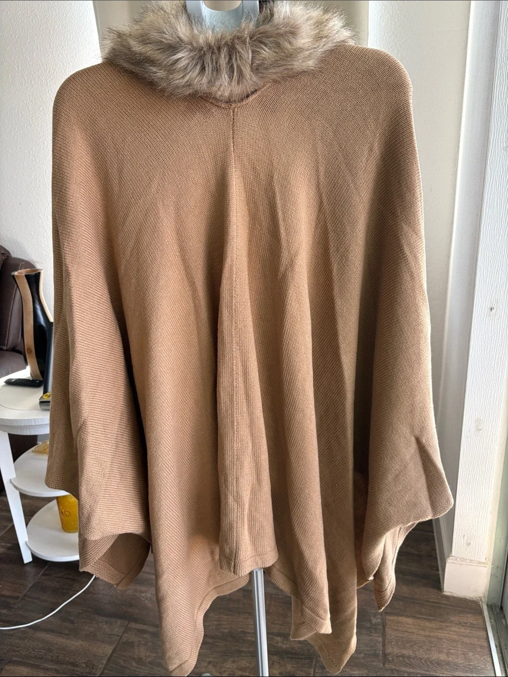 Cozy Faux-Fur Trim Camel Poncho Sweater sz L/XL